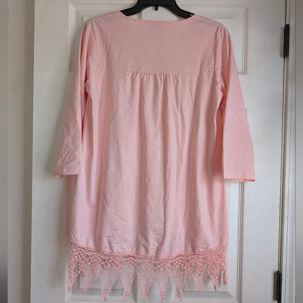 NWT Simply Noelle Pink Boho Tunic Top With Lace Crochet Hem Size S/M - Picture 6 of 9